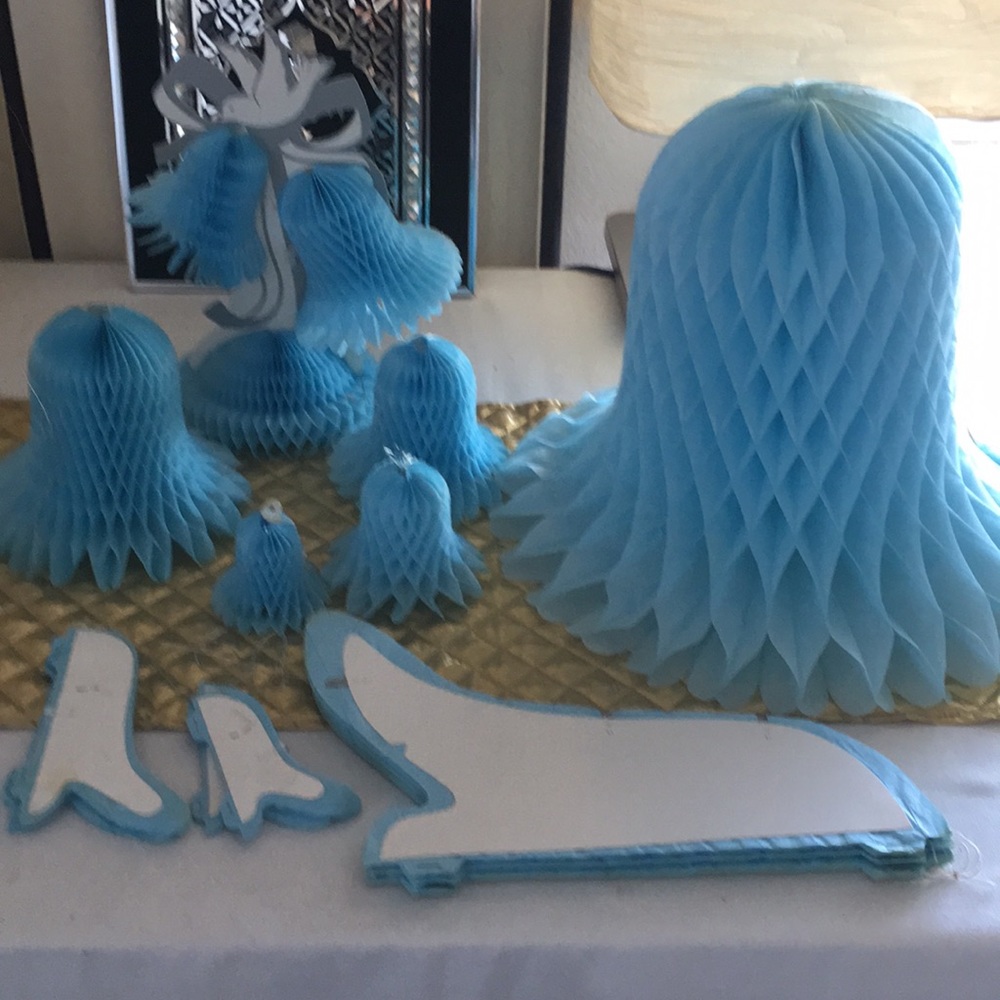 VTG honey comb Westminster bell tissue paper fold